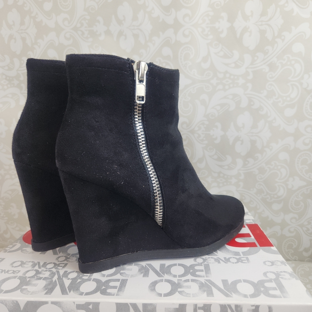 LNEC In Box Bongo Zip-Up Black Wedge Ankle Boots
